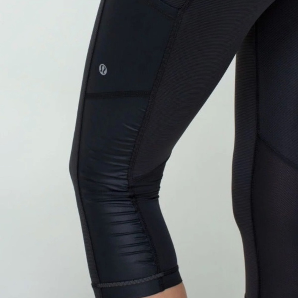 Lululemon Cut The Crop BLK SZ 4